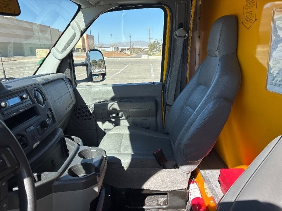Light Duty Box Truck-Light and Medium Duty Trucks-Ford-2023-E350-El Paso-TX-105,275\n\t\tmiles-$ 29,250 - Image 17