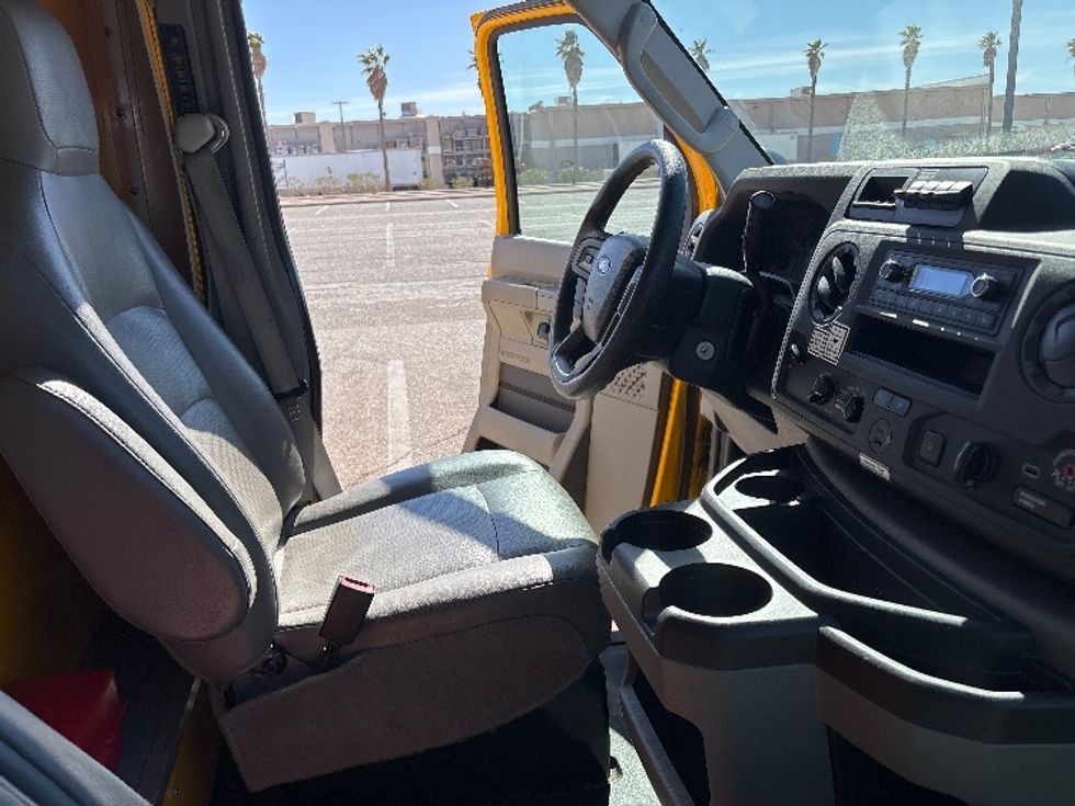 Light Duty Box Truck-Light and Medium Duty Trucks-Ford-2023-E350-El Paso-TX-105,275\n\t\tmiles-$ 29,250 - Image 20
