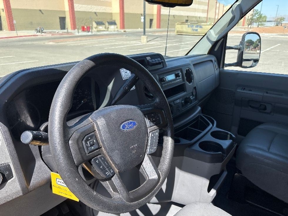 Light Duty Box Truck-Light and Medium Duty Trucks-Ford-2023-E350-El Paso-TX-90,494\n\t\tmiles-$ 29,250 - Image 16