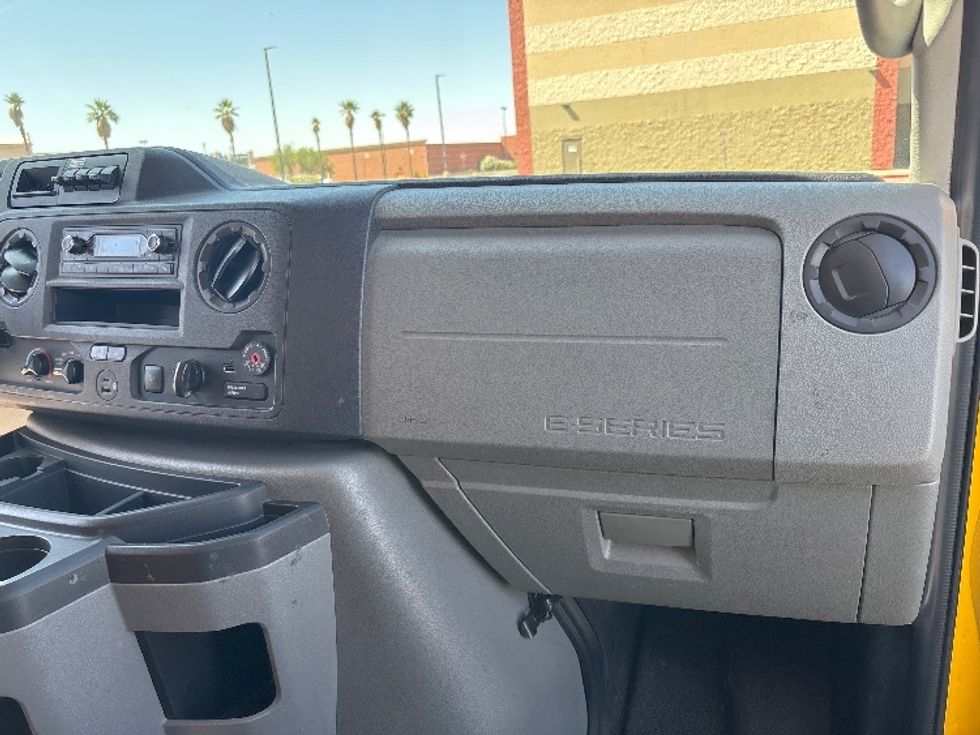 Light Duty Box Truck-Light and Medium Duty Trucks-Ford-2023-E350-El Paso-TX-90,494\n\t\tmiles-$ 29,250 - Image 20
