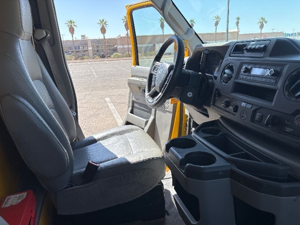 Light Duty Box Truck-Light and Medium Duty Trucks-Ford-2023-E350-El Paso-TX-90,494\n\t\tmiles-$ 29,250 - Image 21