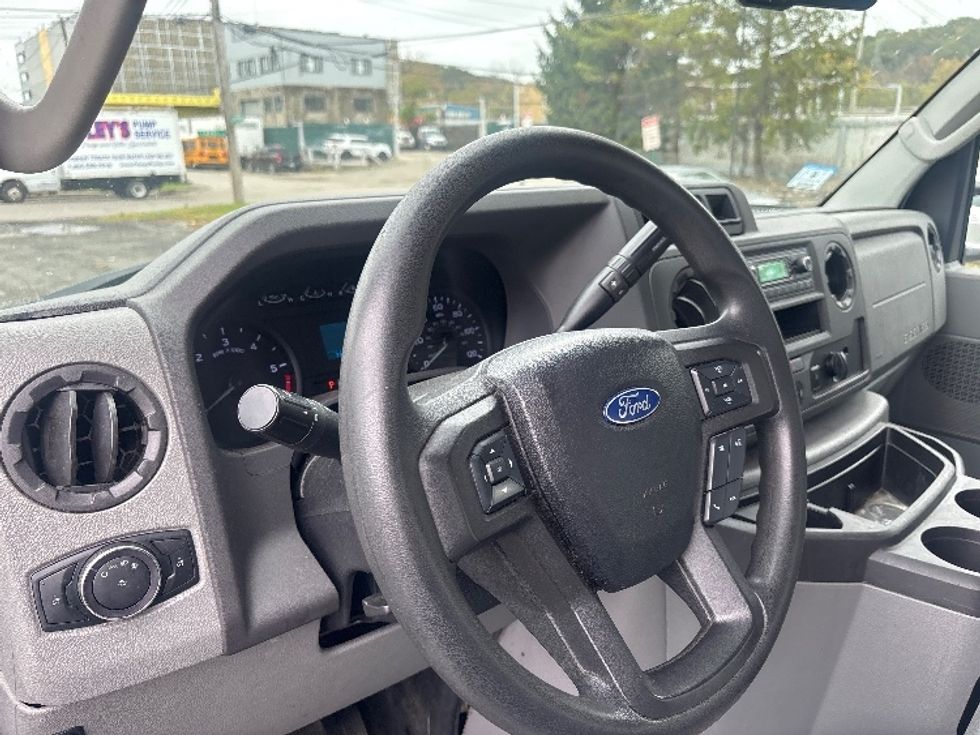 Light Duty Box Truck-Light and Medium Duty Trucks-Ford-2023-E350-Elmsford-NY-146,078\n\t\tmiles-$ 23,750 - Image 17
