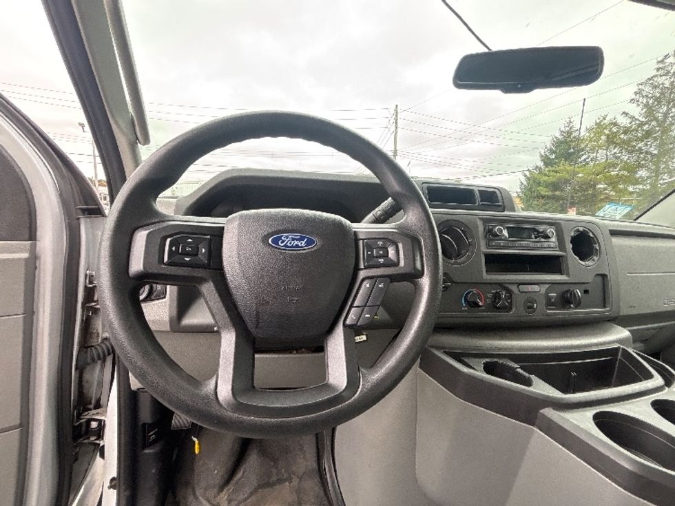 Light Duty Box Truck-Light and Medium Duty Trucks-Ford-2023-E350-Elmsford-NY-146,078\n\t\tmiles-$ 23,750 - Image 18