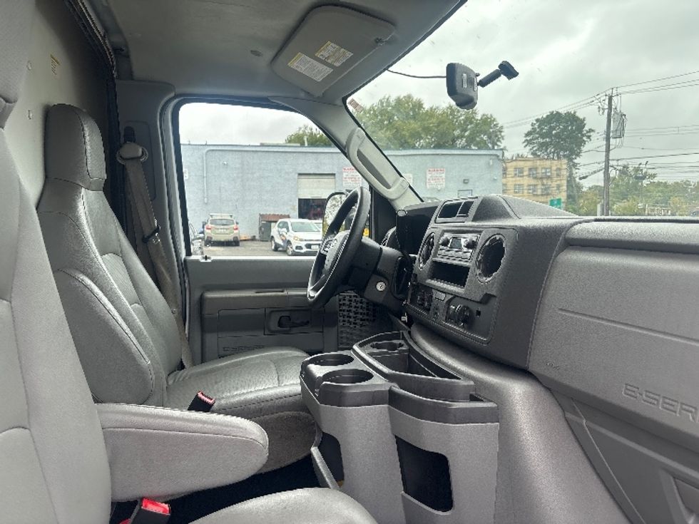 Light Duty Box Truck-Light and Medium Duty Trucks-Ford-2023-E350-Elmsford-NY-146,078\n\t\tmiles-$ 23,750 - Image 22