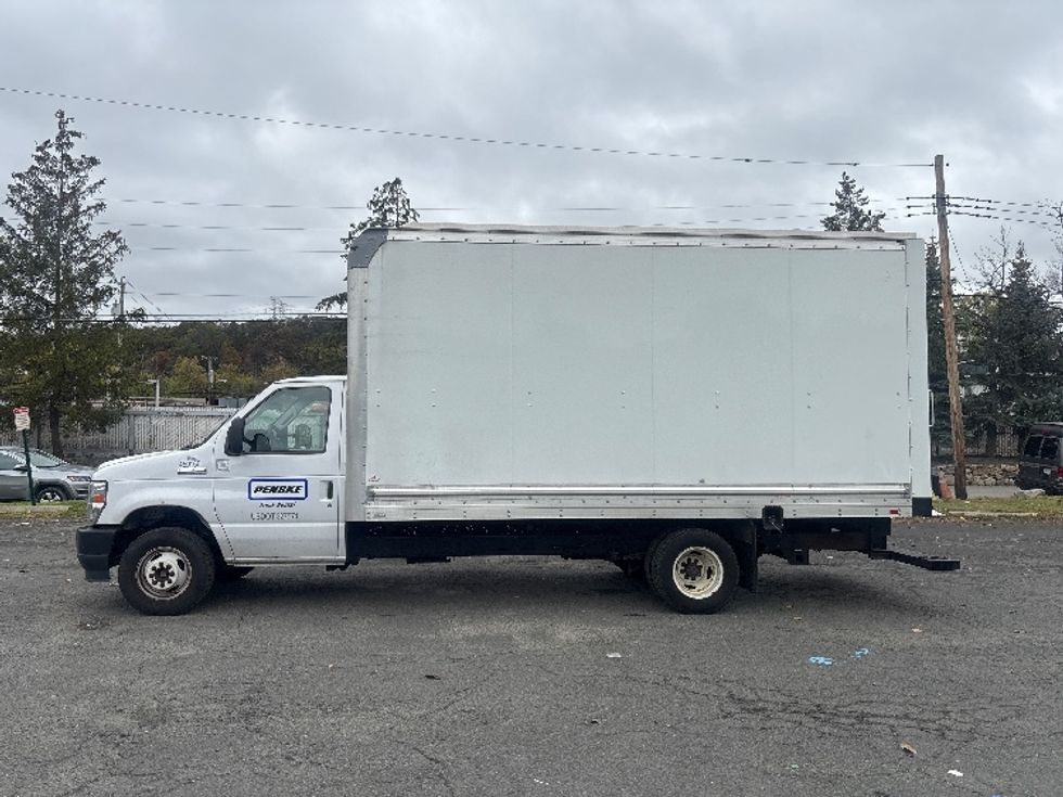 Light Duty Box Truck-Light and Medium Duty Trucks-Ford-2023-E350-Elmsford-NY-146,078\n\t\tmiles-$ 23,750 - Image 4
