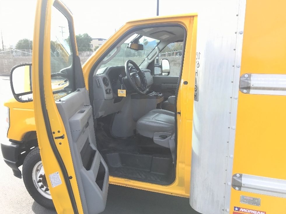 Light Duty Box Truck-Light and Medium Duty Trucks-Ford-2023-E350-Fontana-CA-100,015\n\t\tmiles-$ 28,250 - Image 16