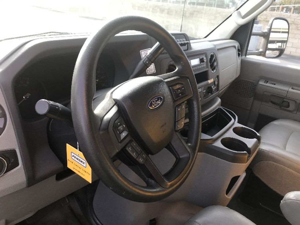 Light Duty Box Truck-Light and Medium Duty Trucks-Ford-2023-E350-Fontana-CA-100,015\n\t\tmiles-$ 28,250 - Image 17