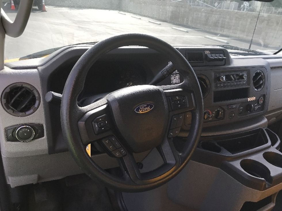 Light Duty Box Truck-Light and Medium Duty Trucks-Ford-2023-E350-Fontana-CA-100,015\n\t\tmiles-$ 28,250 - Image 18