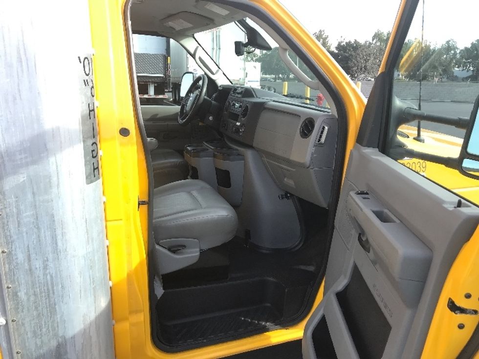 Light Duty Box Truck-Light and Medium Duty Trucks-Ford-2023-E350-Fontana-CA-100,015\n\t\tmiles-$ 28,250 - Image 20
