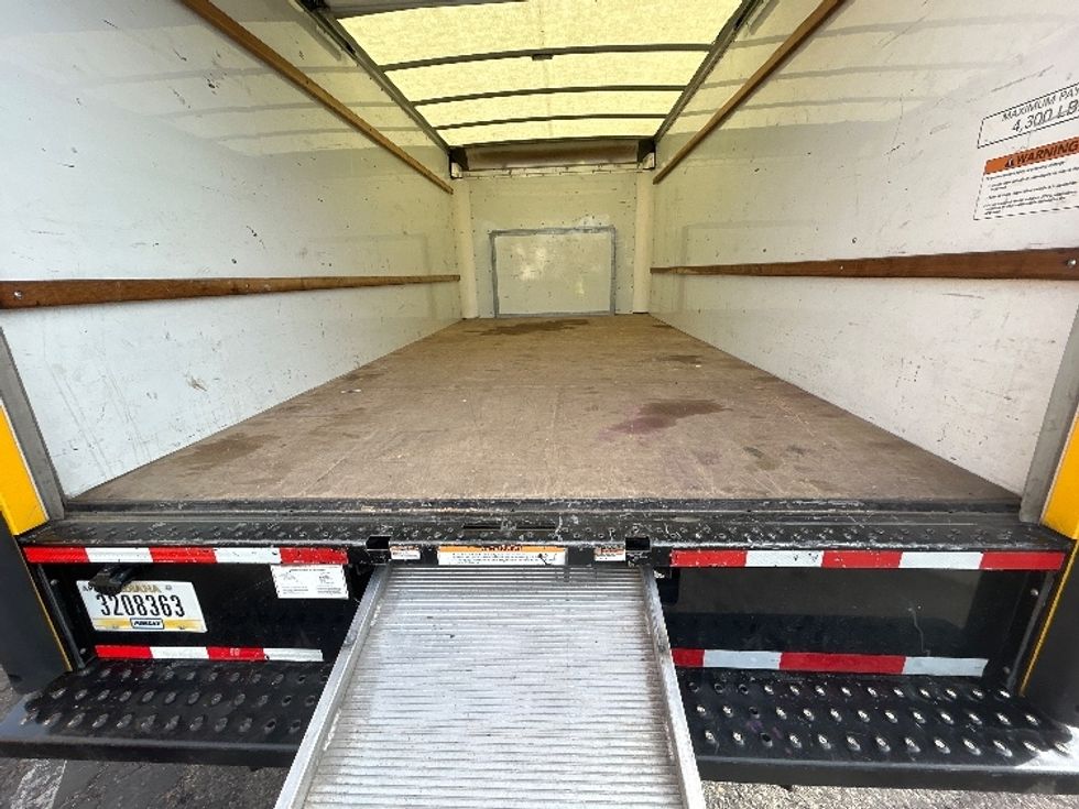 Light Duty Box Truck-Light and Medium Duty Trucks-Ford-2023-E350-Fontana-CA-103,978\n\t\tmiles-$ 29,250 - Image 10