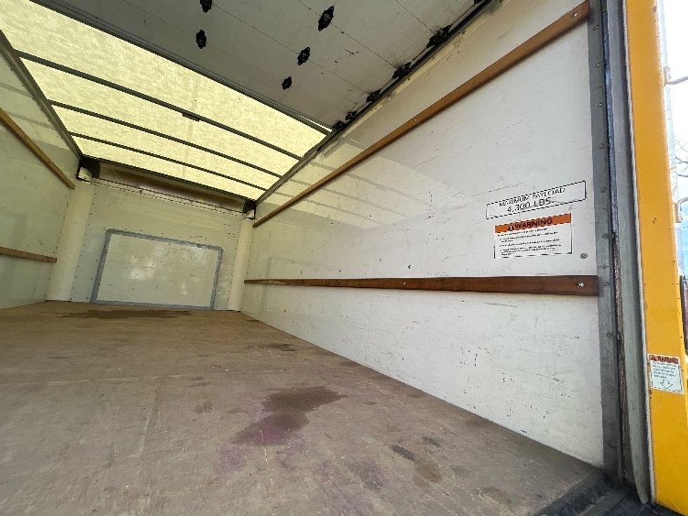 Light Duty Box Truck-Light and Medium Duty Trucks-Ford-2023-E350-Fontana-CA-103,978\n\t\tmiles-$ 29,250 - Image 12