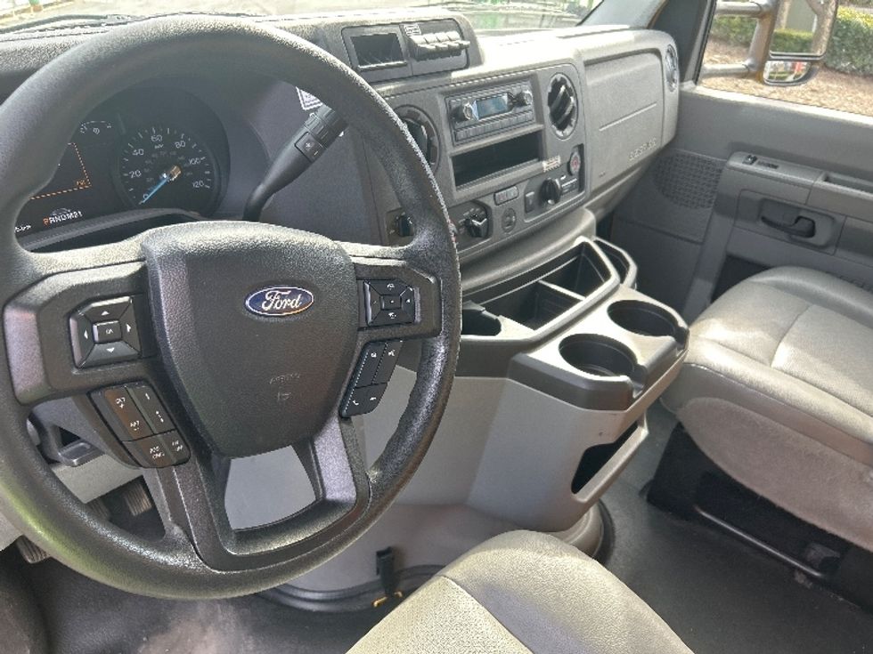 Light Duty Box Truck-Light and Medium Duty Trucks-Ford-2023-E350-Fontana-CA-103,978\n\t\tmiles-$ 29,250 - Image 19