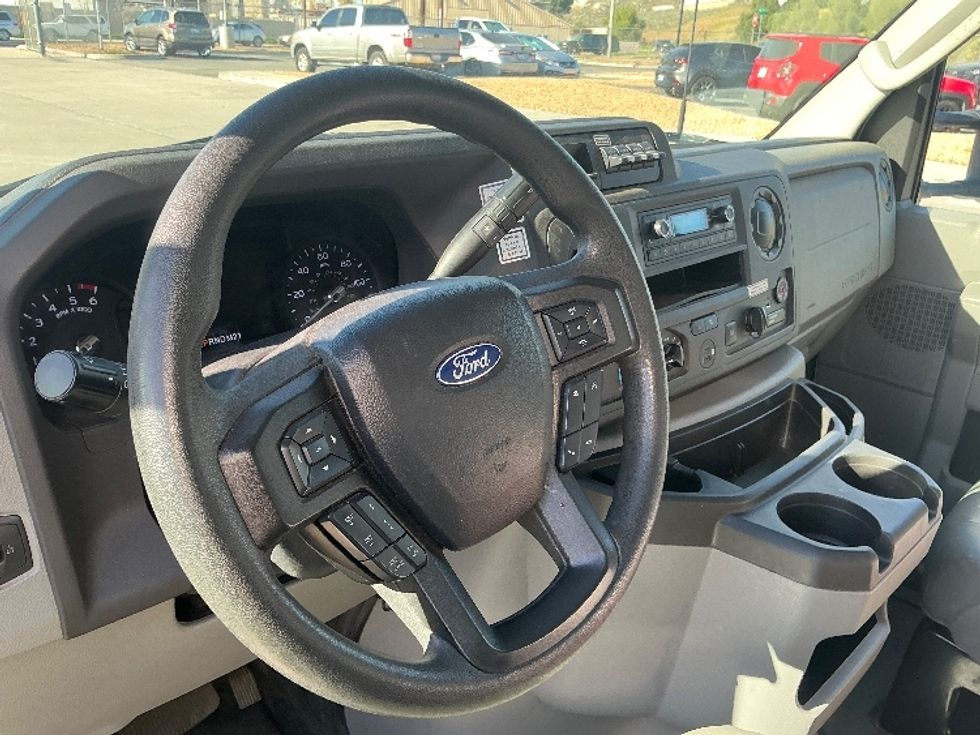 Light Duty Box Truck-Light and Medium Duty Trucks-Ford-2023-E350-Fontana-CA-87,432\n\t\tmiles-$ 35,750 - Image 17