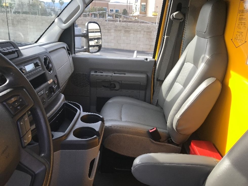 Light Duty Box Truck-Light and Medium Duty Trucks-Ford-2023-E350-Fontana-CA-90,602\n\t\tmiles-$ 31,500 - Image 19