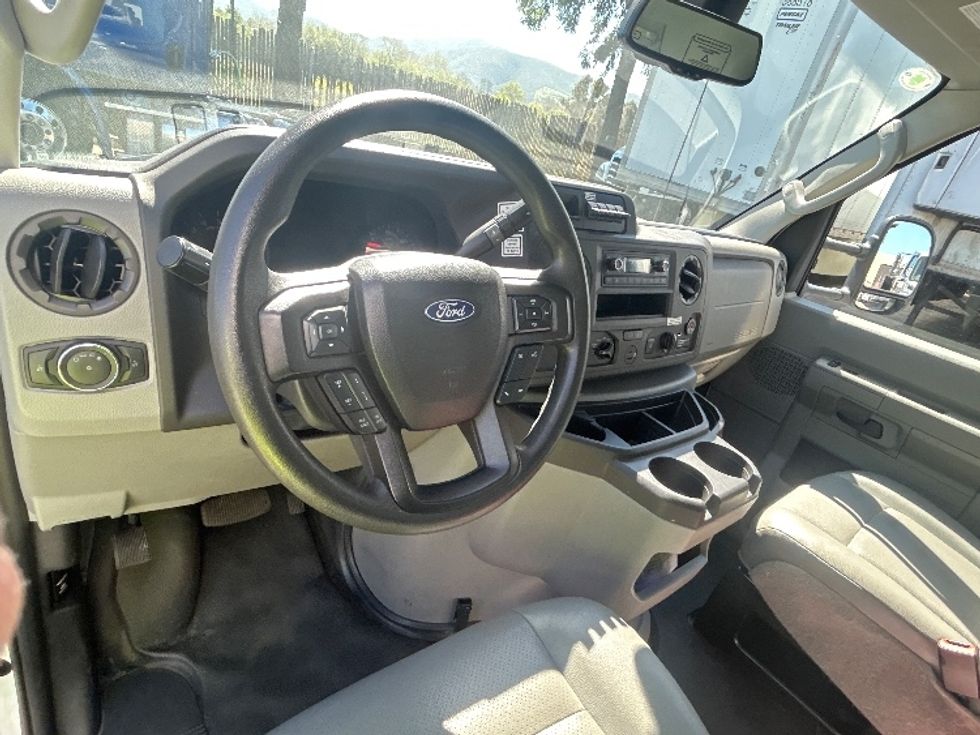 Light Duty Box Truck-Light and Medium Duty Trucks-Ford-2023-E350-Fontana-CA-93,049\n\t\tmiles-$ 34,750 - Image 17