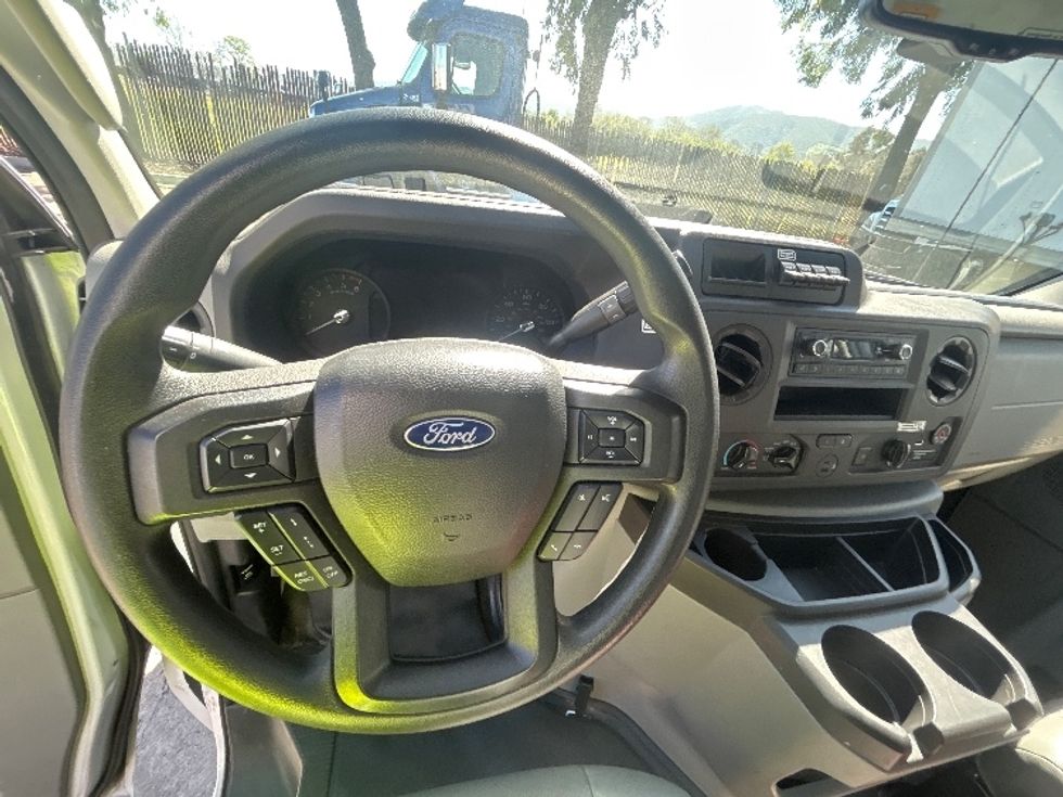 Light Duty Box Truck-Light and Medium Duty Trucks-Ford-2023-E350-Fontana-CA-93,049\n\t\tmiles-$ 34,750 - Image 18