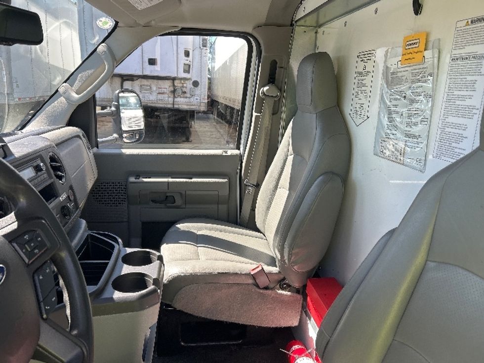 Light Duty Box Truck-Light and Medium Duty Trucks-Ford-2023-E350-Fontana-CA-93,049\n\t\tmiles-$ 34,750 - Image 19