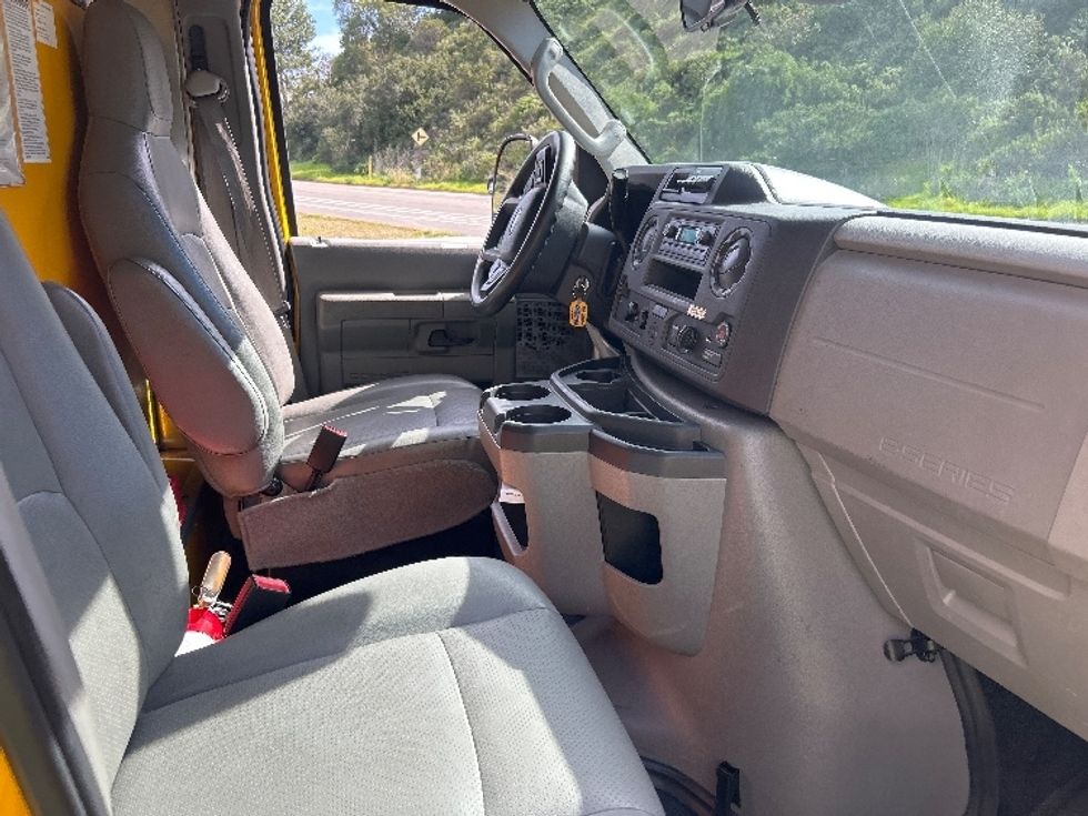 Light Duty Box Truck-Light and Medium Duty Trucks-Ford-2023-E350-Fontana-CA-97,557\n\t\tmiles-$ 30,250 - Image 22