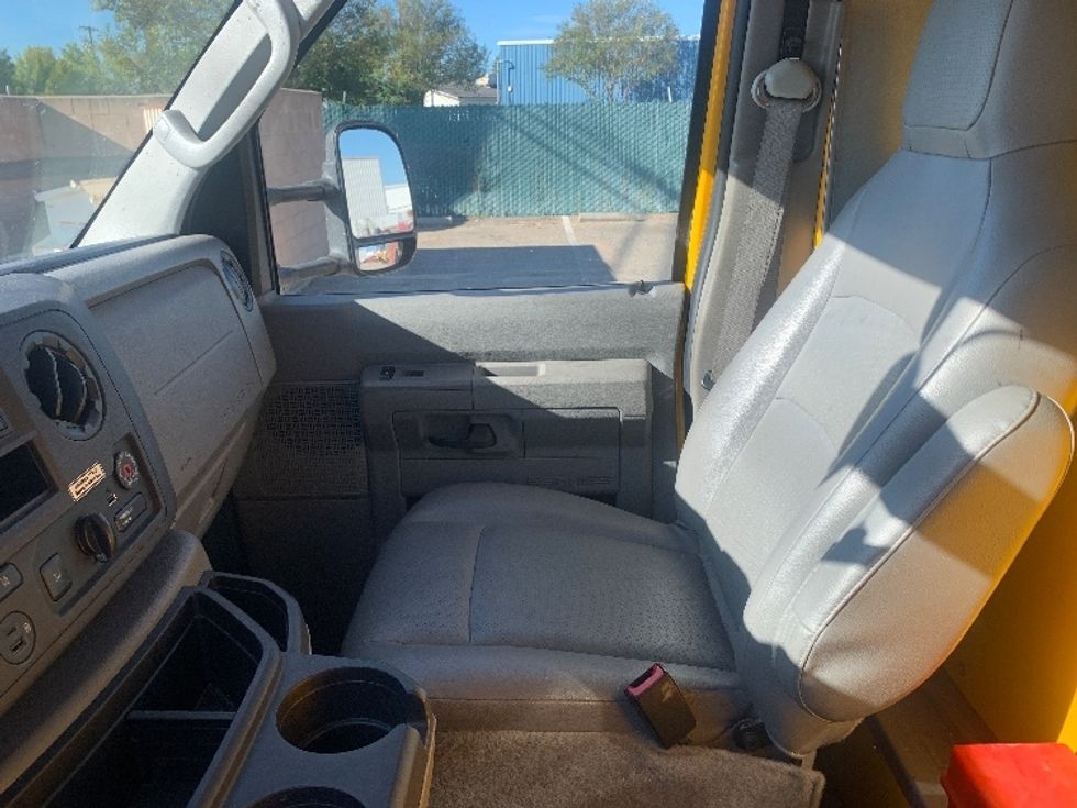 Light Duty Box Truck-Light and Medium Duty Trucks-Ford-2023-E350-Fresno-CA-102,470\n\t\tmiles-$ 29,000 - Image 19