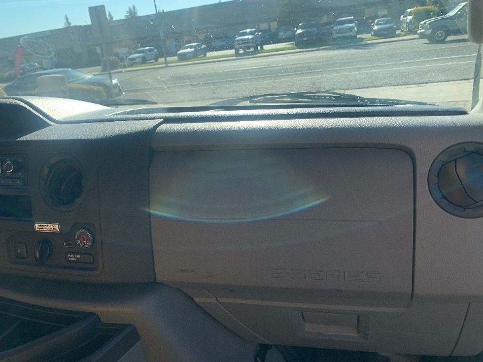 Light Duty Box Truck-Light and Medium Duty Trucks-Ford-2023-E350-Fresno-CA-102,470\n\t\tmiles-$ 29,000 - Image 21