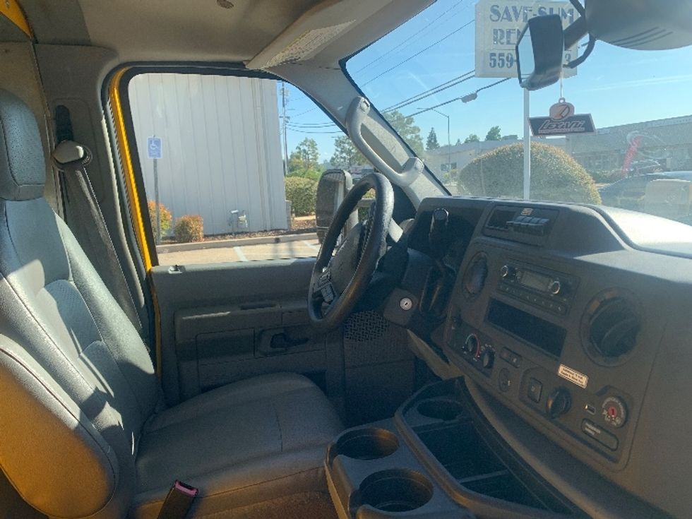 Light Duty Box Truck-Light and Medium Duty Trucks-Ford-2023-E350-Fresno-CA-102,470\n\t\tmiles-$ 29,000 - Image 22