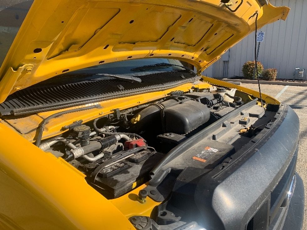 Light Duty Box Truck-Light and Medium Duty Trucks-Ford-2023-E350-Fresno-CA-102,470\n\t\tmiles-$ 29,000 - Image 23