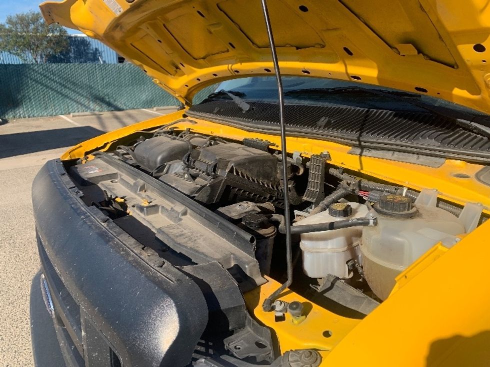 Light Duty Box Truck-Light and Medium Duty Trucks-Ford-2023-E350-Fresno-CA-102,470\n\t\tmiles-$ 29,000 - Image 24