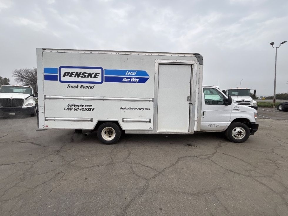Light Duty Box Truck-Light and Medium Duty Trucks-Ford-2023-E350-Fresno-CA-64,772\n\t\tmiles-$ 41,750 - Image 12