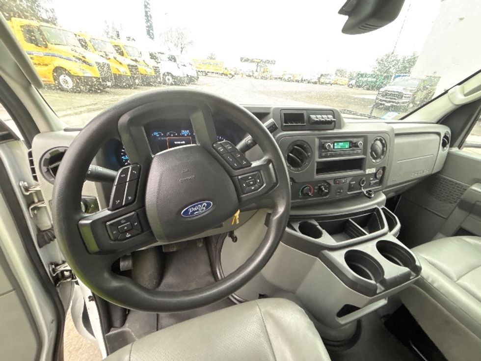 Light Duty Box Truck-Light and Medium Duty Trucks-Ford-2023-E350-Fresno-CA-64,772\n\t\tmiles-$ 41,750 - Image 15