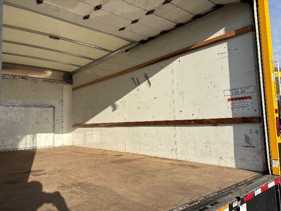 Light Duty Box Truck-Light and Medium Duty Trucks-Ford-2023-E350-Fresno-CA-97,661\n\t\tmiles-$ 30,250 - Image 10