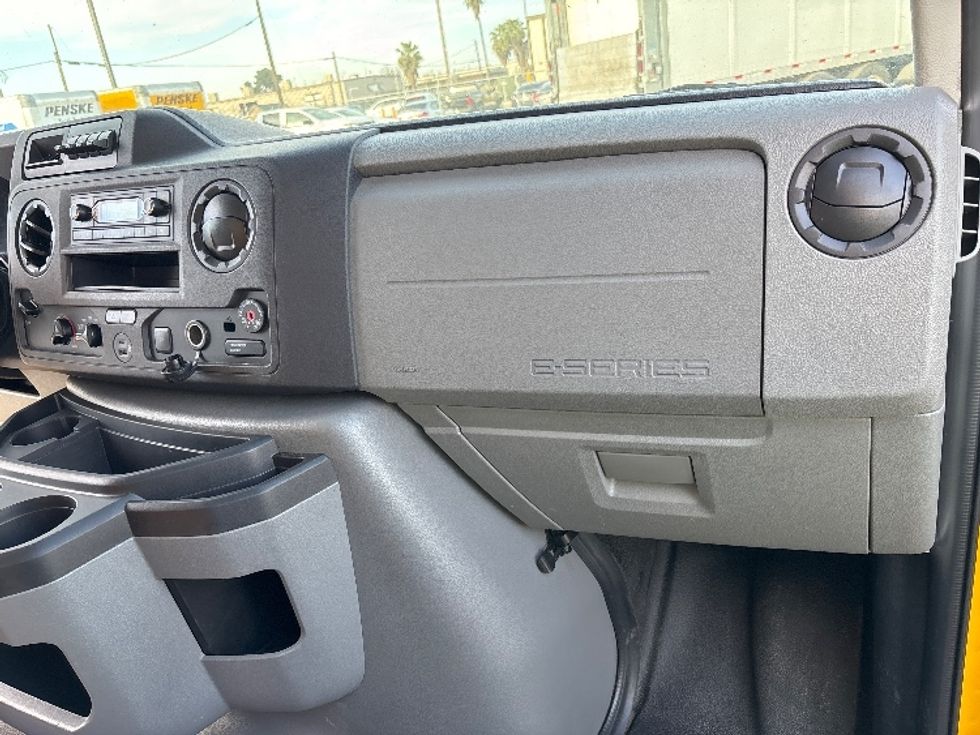 Light Duty Box Truck-Light and Medium Duty Trucks-Ford-2023-E350-Fresno-CA-97,661\n\t\tmiles-$ 30,250 - Image 19