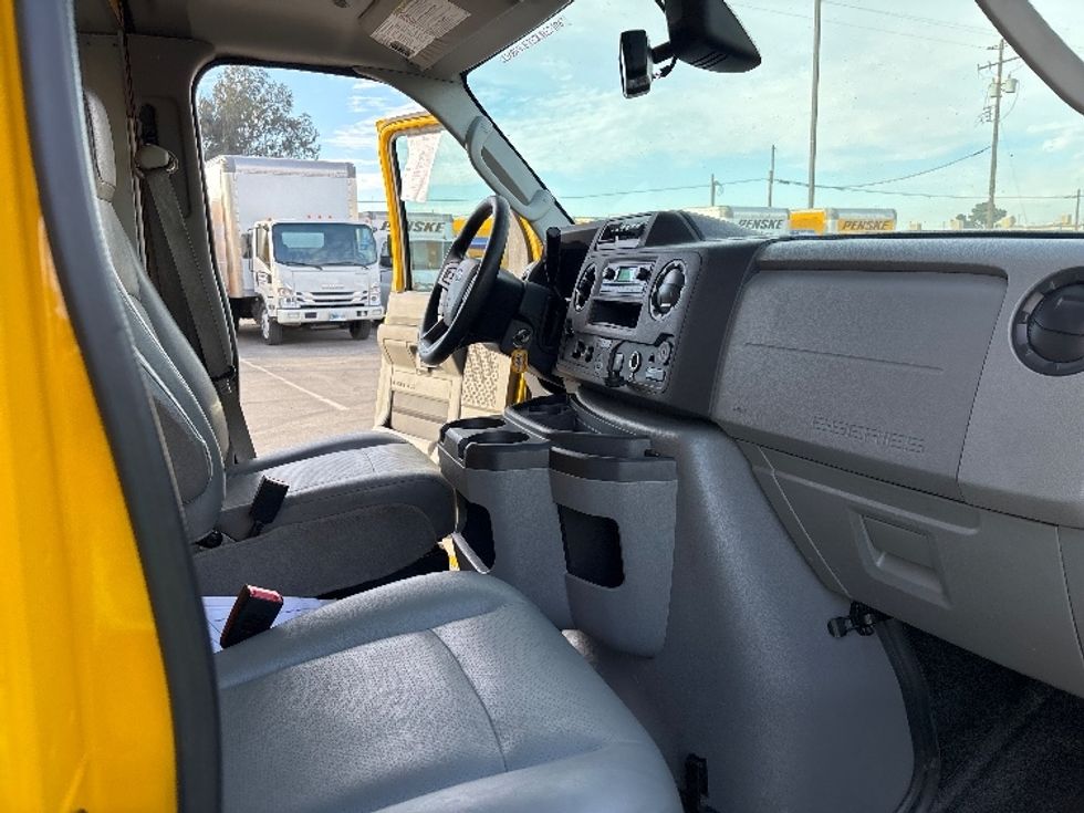 Light Duty Box Truck-Light and Medium Duty Trucks-Ford-2023-E350-Fresno-CA-97,661\n\t\tmiles-$ 30,250 - Image 20