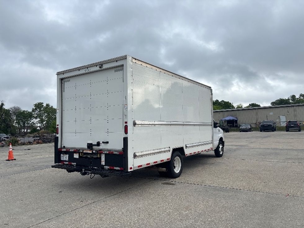 Light Duty Box Truck-Light and Medium Duty Trucks-Ford-2023-E350-Hammond-LA-129,213\n\t\tmiles-$ 29,000 - Image 11