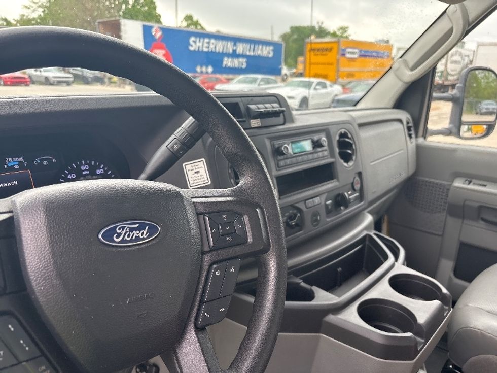 Light Duty Box Truck-Light and Medium Duty Trucks-Ford-2023-E350-Hammond-LA-129,213\n\t\tmiles-$ 29,000 - Image 14