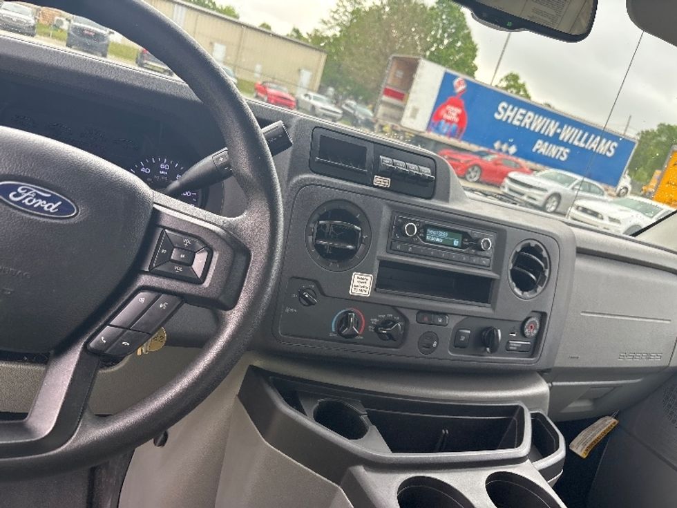 Light Duty Box Truck-Light and Medium Duty Trucks-Ford-2023-E350-Hammond-LA-129,213\n\t\tmiles-$ 29,000 - Image 15