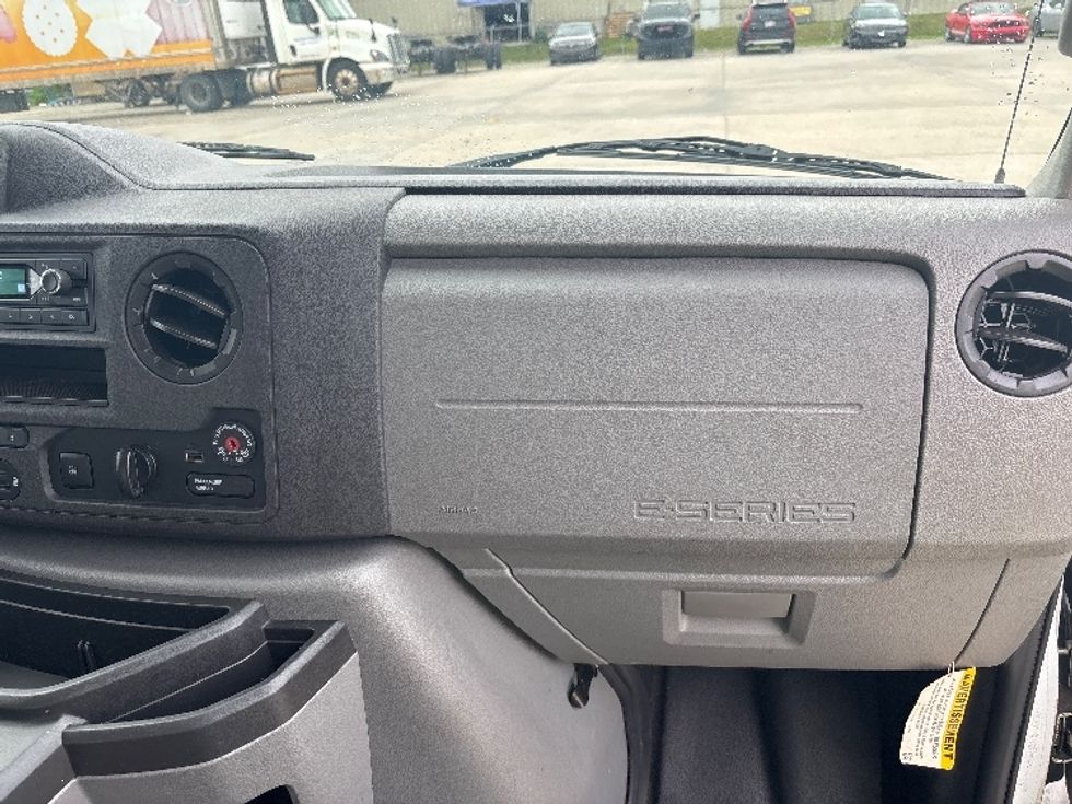 Light Duty Box Truck-Light and Medium Duty Trucks-Ford-2023-E350-Hammond-LA-129,213\n\t\tmiles-$ 29,000 - Image 18