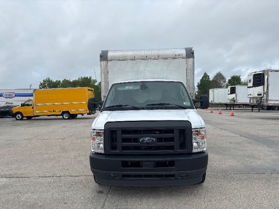 Light Duty Box Truck-Light and Medium Duty Trucks-Ford-2023-E350-Hammond-LA-129,213\n\t\tmiles-$ 29,000 - Image 2