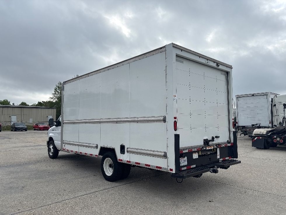 Light Duty Box Truck-Light and Medium Duty Trucks-Ford-2023-E350-Hammond-LA-129,213\n\t\tmiles-$ 29,000 - Image 5