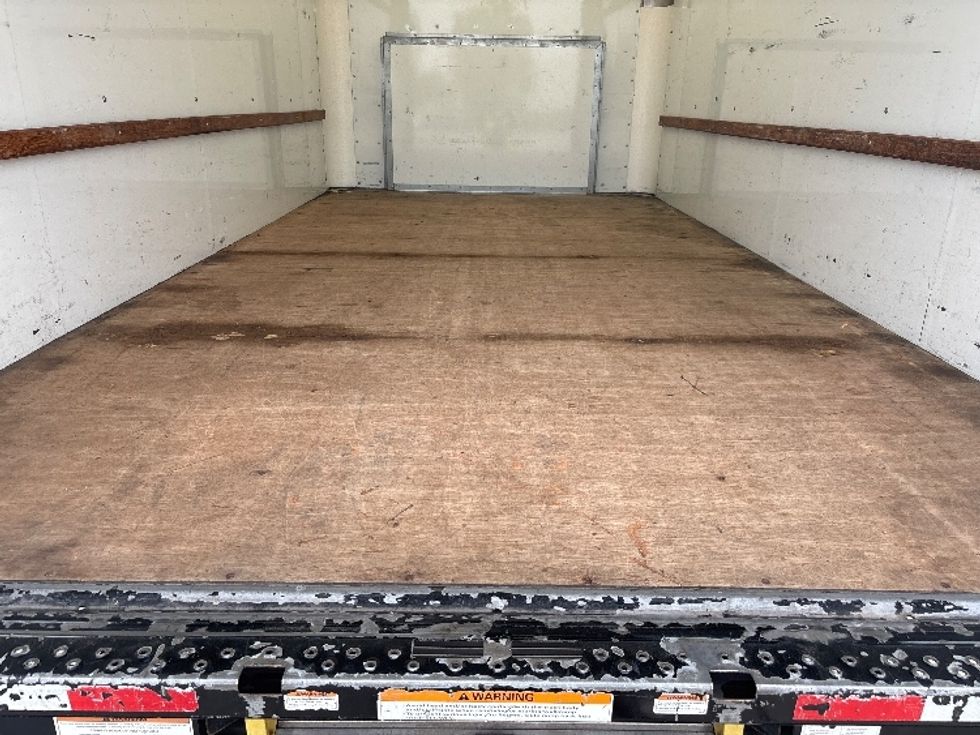 Light Duty Box Truck-Light and Medium Duty Trucks-Ford-2023-E350-Hammond-LA-129,213\n\t\tmiles-$ 29,000 - Image 8