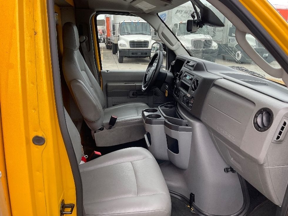 Light Duty Box Truck-Light and Medium Duty Trucks-Ford-2023-E350-Harahan-LA-95,241\n\t\tmiles-$ 30,000 - Image 21