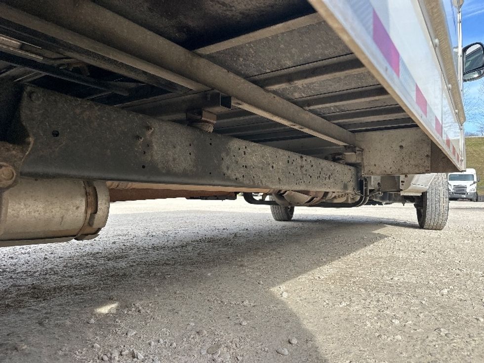 Light Duty Box Truck-Light and Medium Duty Trucks-Ford-2023-E350-Huntington-WV-117,376\n\t\tmiles-$ 28,500 - Image 14