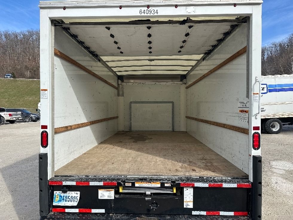 Light Duty Box Truck-Light and Medium Duty Trucks-Ford-2023-E350-Huntington-WV-117,376\n\t\tmiles-$ 28,500 - Image 8