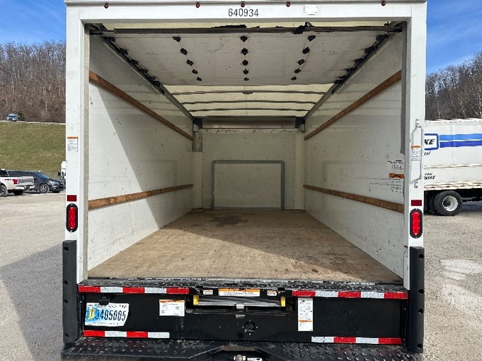 Light Duty Box Truck-Light and Medium Duty Trucks-Ford-2023-E350-Huntington-WV-117,376\n\t\tmiles-$ 28,500 - Image 9