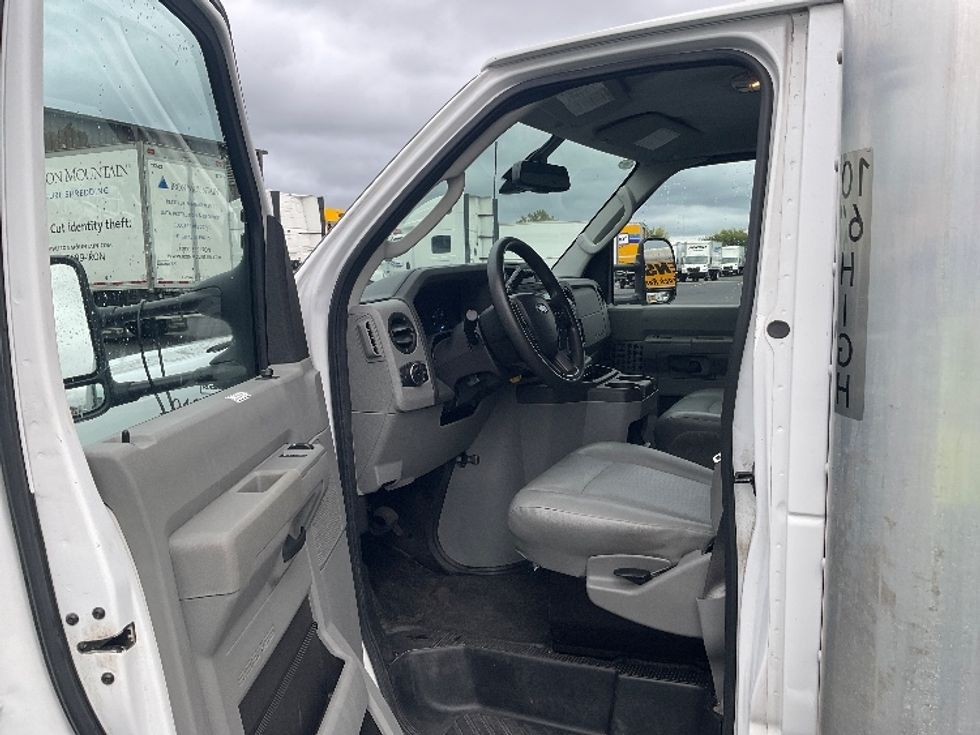 Light Duty Box Truck-Light and Medium Duty Trucks-Ford-2023-E350-Indianapolis-IN-104,878\n\t\tmiles-$ 30,000 - Image 15