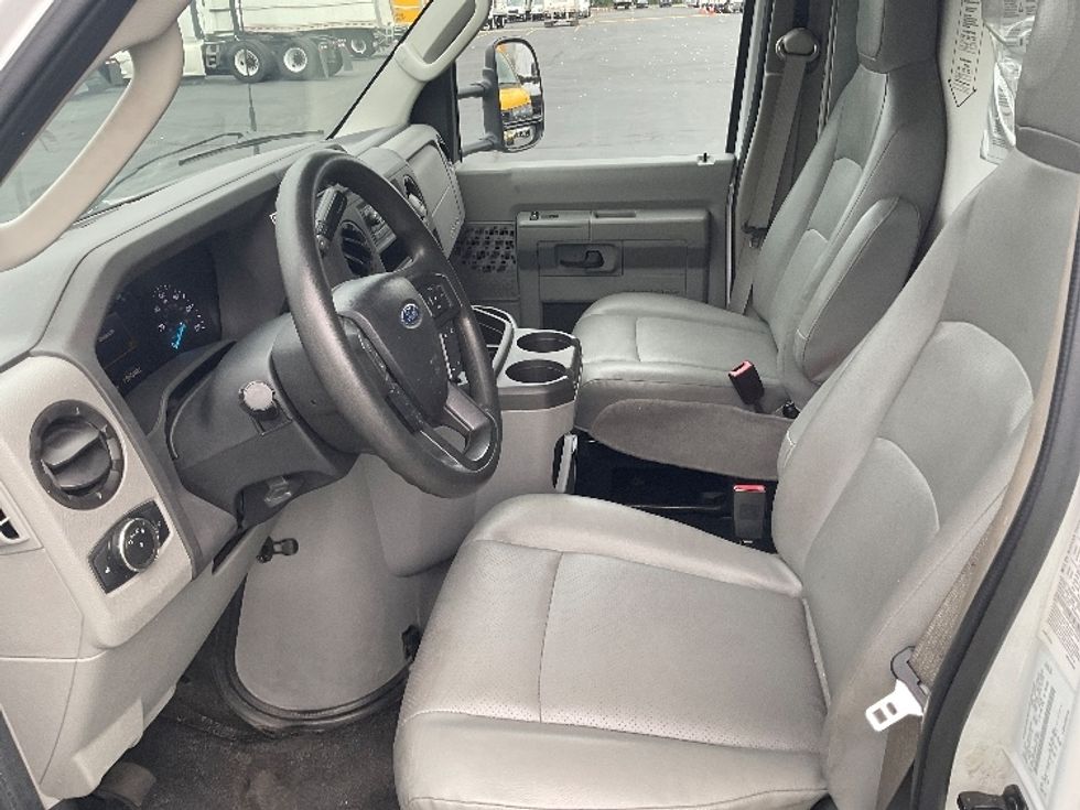 Light Duty Box Truck-Light and Medium Duty Trucks-Ford-2023-E350-Indianapolis-IN-104,878\n\t\tmiles-$ 30,000 - Image 16