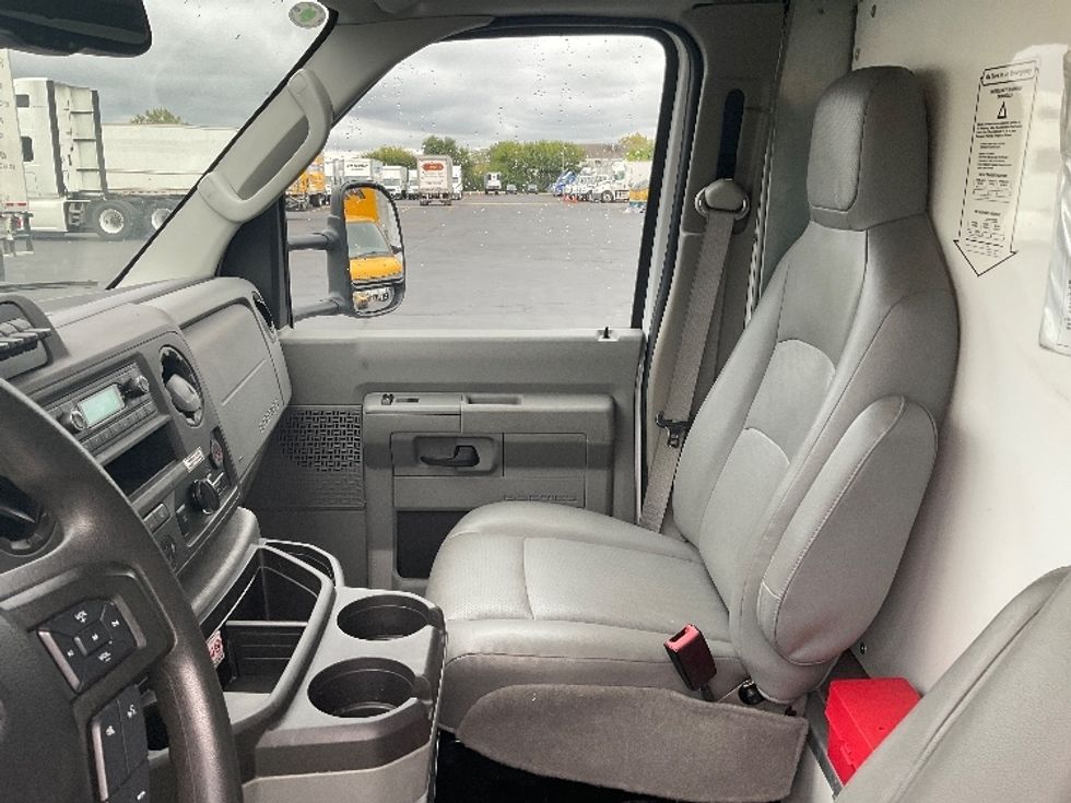 Light Duty Box Truck-Light and Medium Duty Trucks-Ford-2023-E350-Indianapolis-IN-104,878\n\t\tmiles-$ 30,000 - Image 18