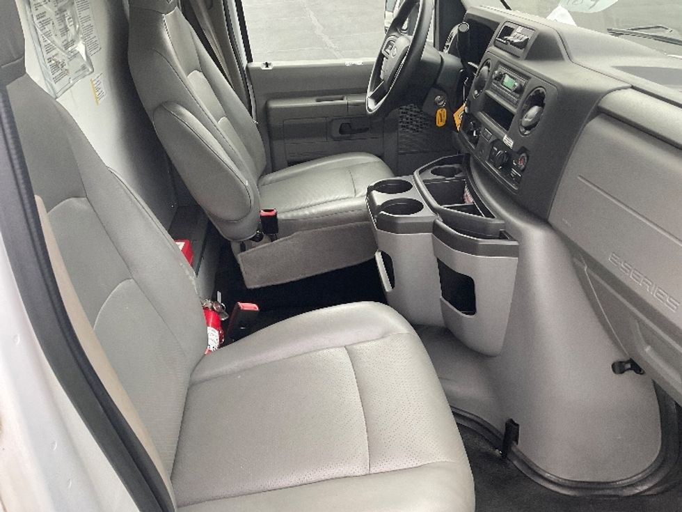 Light Duty Box Truck-Light and Medium Duty Trucks-Ford-2023-E350-Indianapolis-IN-104,878\n\t\tmiles-$ 30,000 - Image 21