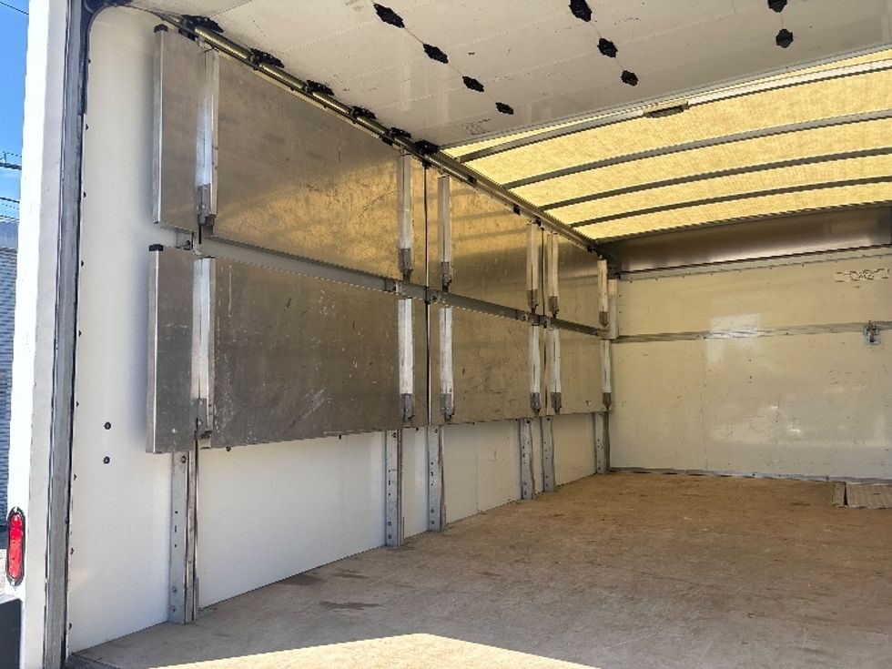 Light Duty Box Truck-Light and Medium Duty Trucks-Ford-2023-E350-Jamaica-NY-18,662\n\t\tmiles-$ 45,250 - Image 11