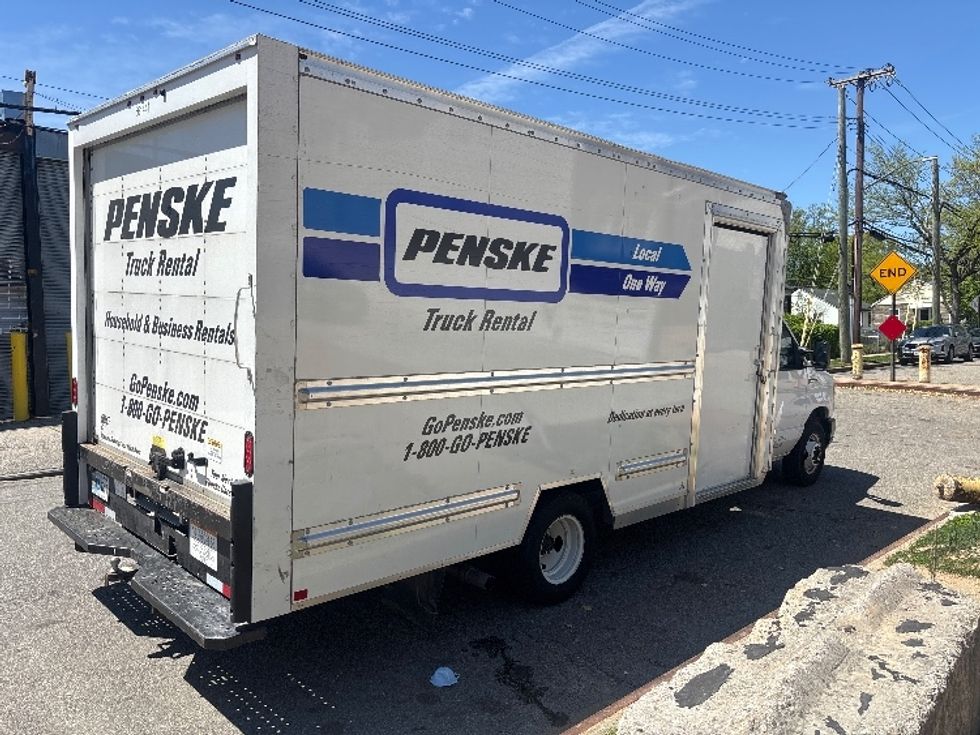 Light Duty Box Truck-Light and Medium Duty Trucks-Ford-2023-E350-Jamaica-NY-18,662\n\t\tmiles-$ 45,250 - Image 13