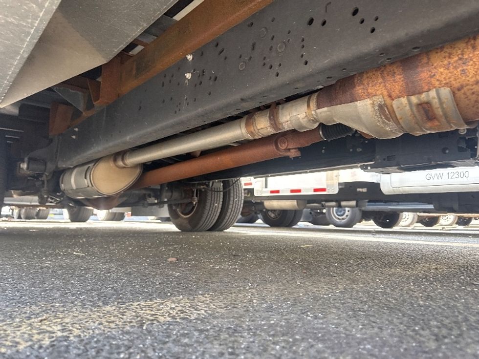 Light Duty Box Truck-Light and Medium Duty Trucks-Ford-2023-E350-Jamaica-NY-18,662\n\t\tmiles-$ 45,250 - Image 14